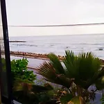 Apto espectacular frente al mar